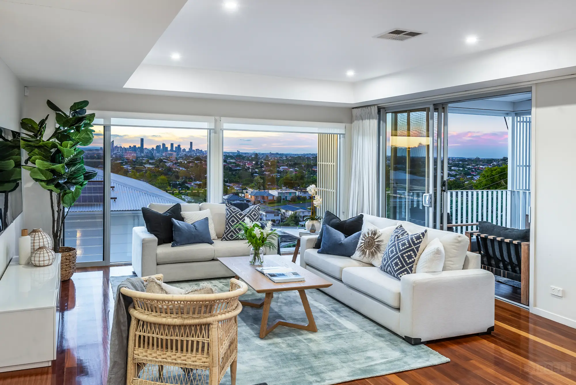 Harbut Project - Luxury Outdoor Living Extension - Holland Park West by Dirsell Constructions 9